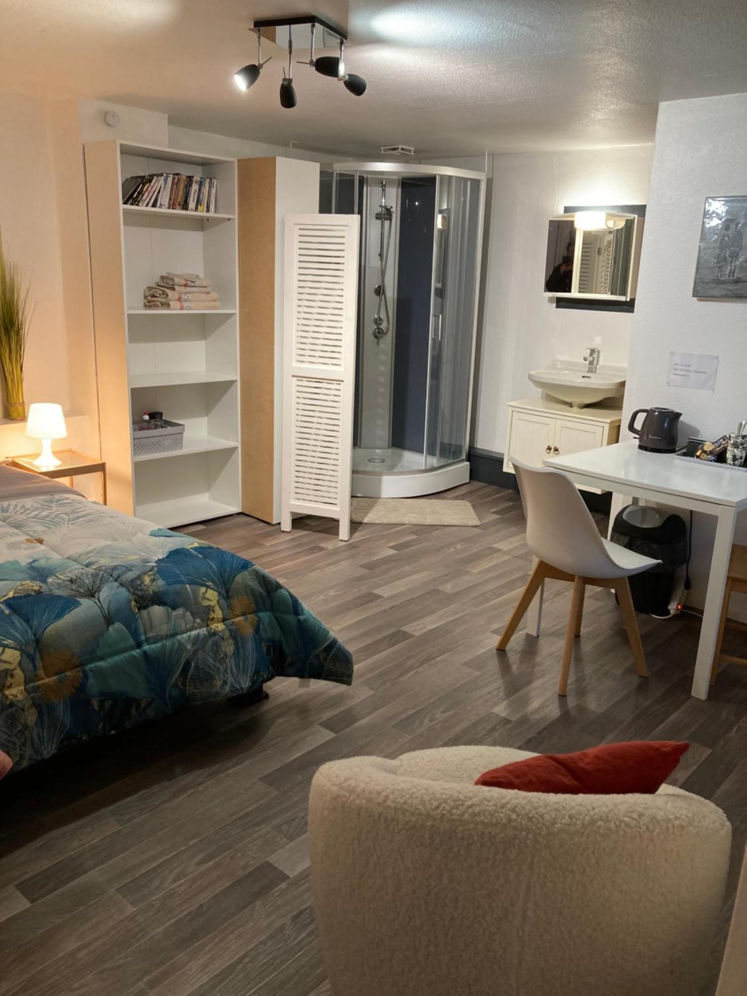 Gite D'Avalon Chambre 7 ดีน็อง ภายนอก รูปภาพ